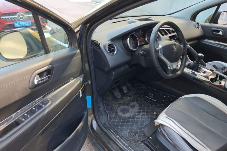 Used Peugeot 3008 2013 2.0L Manual Classic Edition Driver Seat