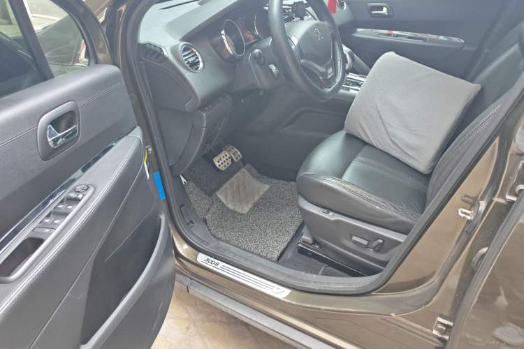 Used Peugeot 3008 2013 1.6THP Automatic Trend Edition Driver Seat