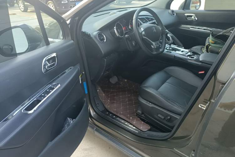 Used Peugeot 3008 2013 2.0L Automatic Trend Edition Driver Seat