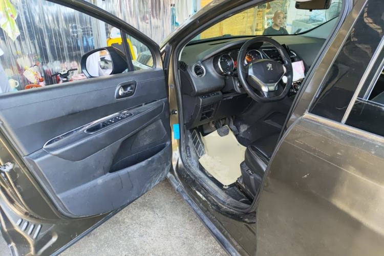 Used Peugeot 3008 2013 2.0L Automatic Trend Edition Driver Seat