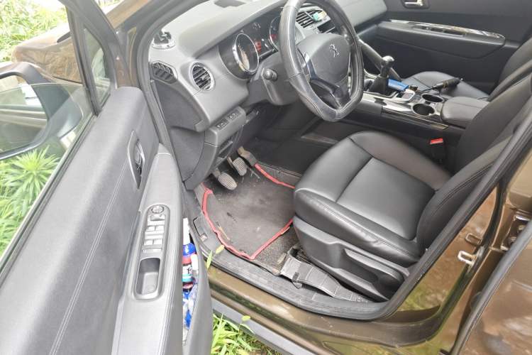 Used Peugeot 3008 2013 2.0L Manual Classic Edition Driver Seat