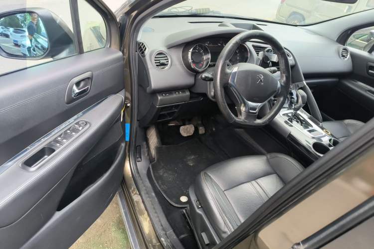 Used Peugeot 3008 2013 2.0L Automatic Trend Edition Driver Seat