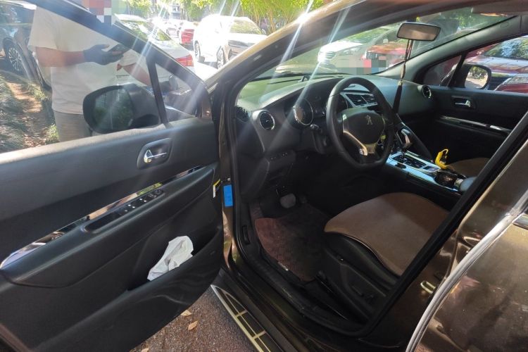Used Peugeot 3008 2013 2.0L Automatic Trend Edition Driver Seat