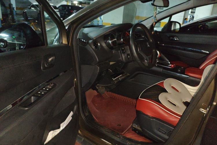 Used Peugeot 3008 2013 1.6THP Roland Garros Edition Driver Seat
