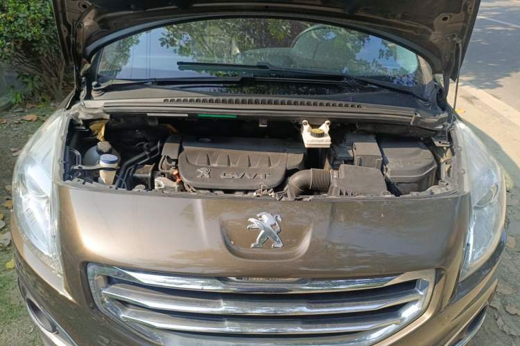 Used Peugeot 3008 2013 2.0L Automatic Trend Edition Engine Bay