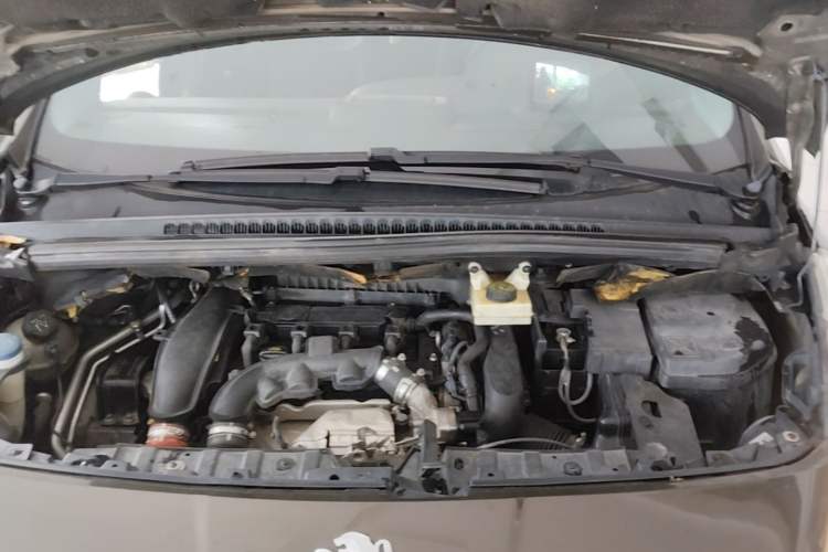 Used Peugeot 3008 2013 1.6THP Automatic Prestige Edition Engine Bay