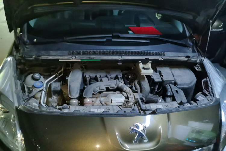 Used Peugeot 3008 2013 1.6THP Automatic Prestige Edition Engine Bay