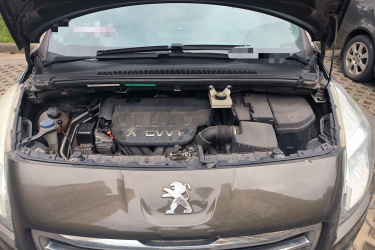 Used Peugeot 3008 2013 2.0L Automatic Trend Edition Engine Bay
