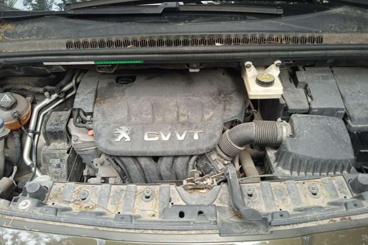 Used Peugeot 3008 2013 2.0L Automatic Trend Edition Engine Bay