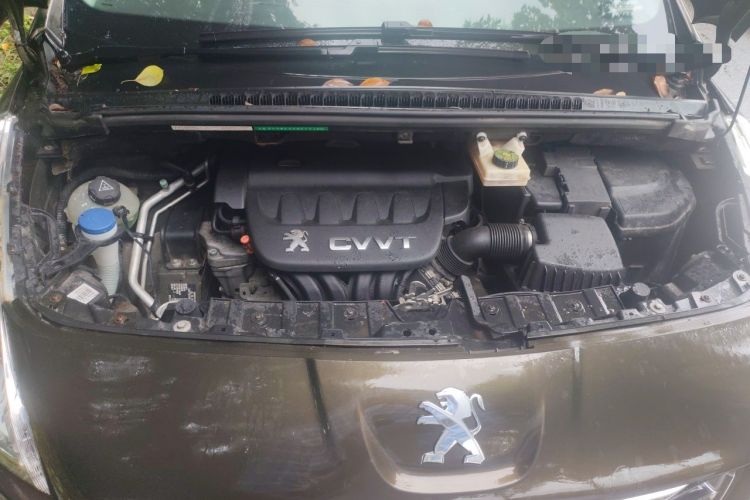 Used Peugeot 3008 2013 2.0L Automatic Trend Edition Engine Bay