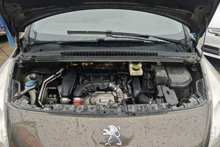 Used Peugeot 3008 2013 1.6THP Automatic Trend Edition Engine Bay