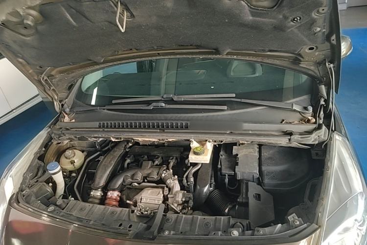 Used Peugeot 3008 2013 1.6THP Automatic Prestige Edition Engine Bay