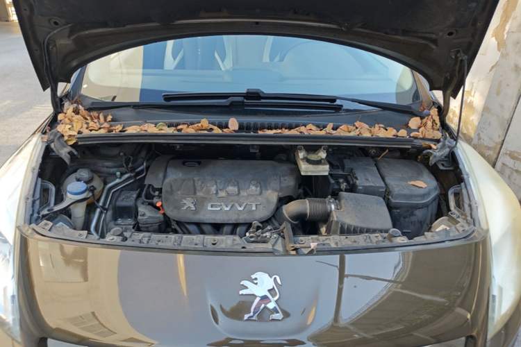 Used Peugeot 3008 2013 2.0L Manual Classic Edition Engine Bay