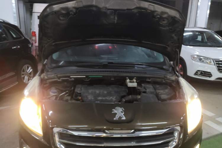 Used Peugeot 3008 2013 2.0L Manual Classic Edition Engine Bay