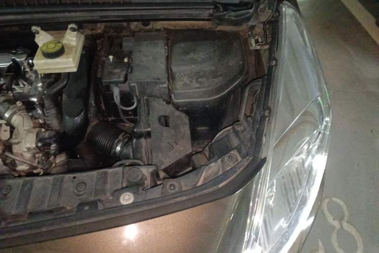 Used Peugeot 3008 2013 1.6THP Automatic Prestige Edition Engine Bay Left