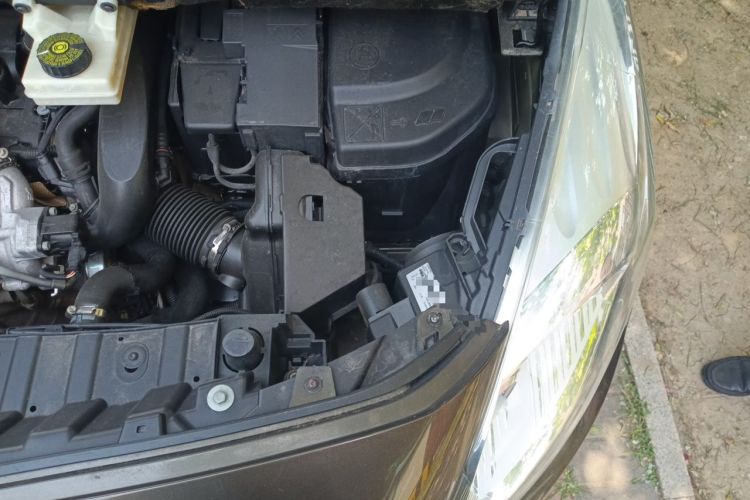Used Peugeot 3008 2013 1.6THP Automatic Prestige Edition Engine Bay Left