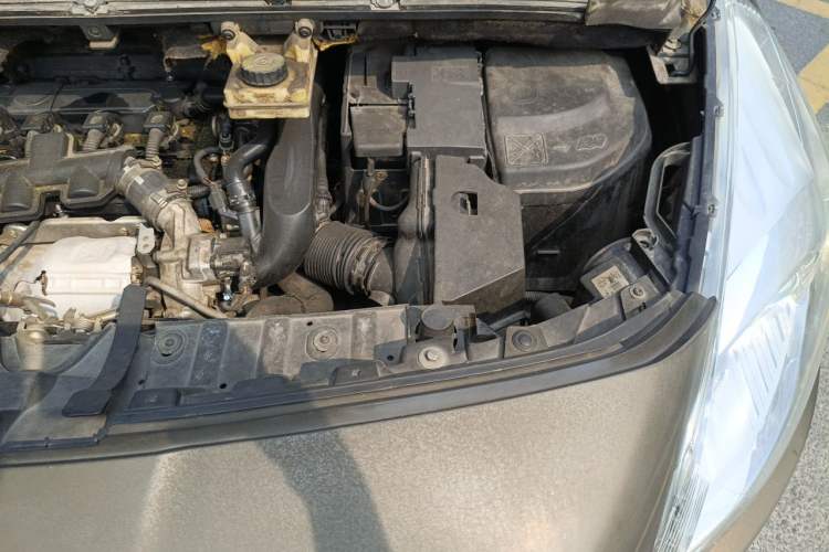 Used Peugeot 3008 2013 1.6THP Automatic Prestige Edition Engine Bay Left