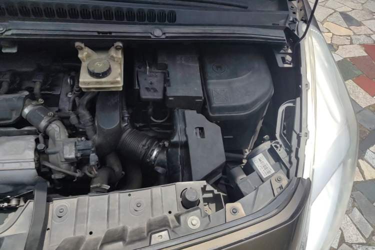 Used Peugeot 3008 2013 1.6THP Automatic Prestige Edition Engine Bay Left