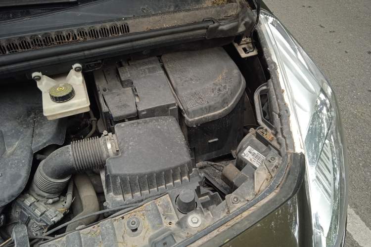 Used Peugeot 3008 2013 2.0L Automatic Trend Edition Engine Bay Left
