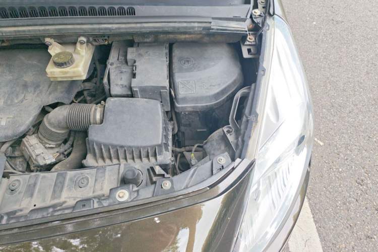Used Peugeot 3008 2013 2.0L Automatic Trend Edition Engine Bay Left