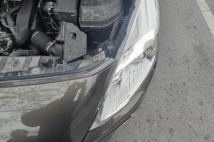 Used Peugeot 3008 2013 1.6THP Automatic Prestige Edition Engine Bay Left