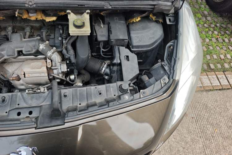 Used Peugeot 3008 2013 1.6THP Automatic Trend Edition Engine Bay Left