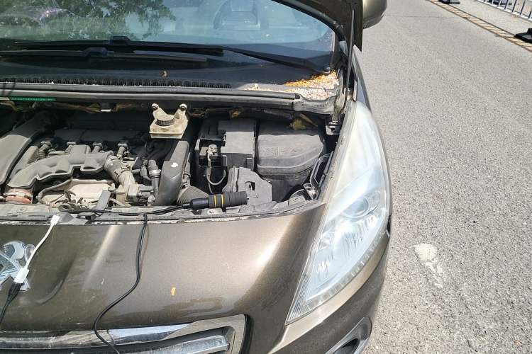 Used Peugeot 3008 2013 1.6THP Automatic Prestige Edition Engine Bay Left