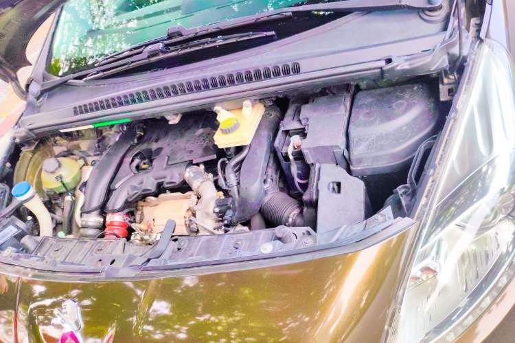 Used Peugeot 3008 2013 1.6THP Automatic Trend Edition Engine Bay Left