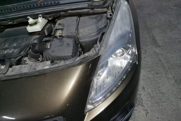 Used Peugeot 3008 2013 2.0L Automatic Trend Edition Engine Bay Left