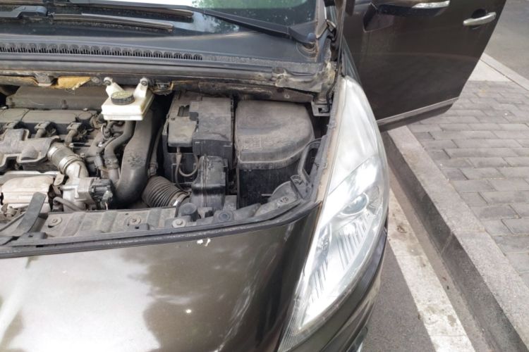 Used Peugeot 3008 2013 1.6THP Automatic Prestige Edition Engine Bay Left