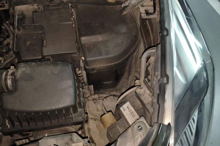 Used Peugeot 3008 2013 2.0L Automatic Trend Edition Engine Bay Left