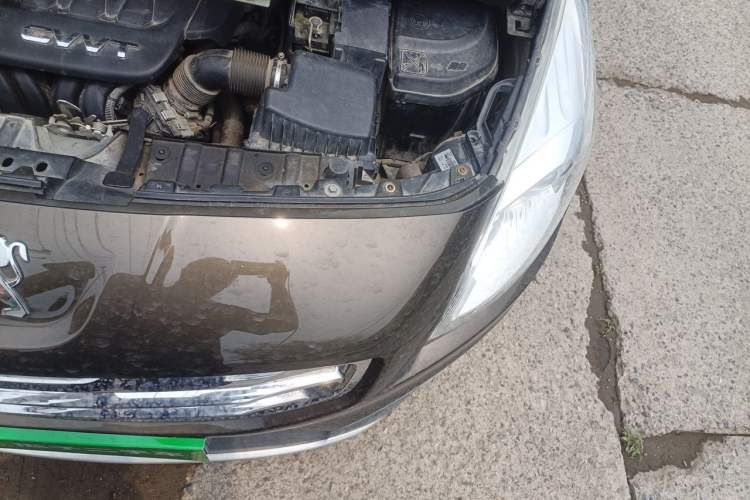 Used Peugeot 3008 2013 2.0L Automatic Trend Edition Engine Bay Left