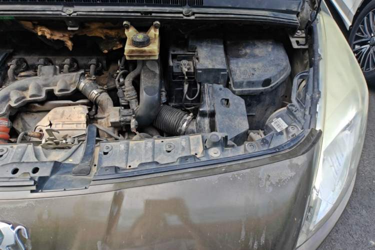 Used Peugeot 3008 2013 1.6THP Automatic Prestige Edition Engine Bay Left