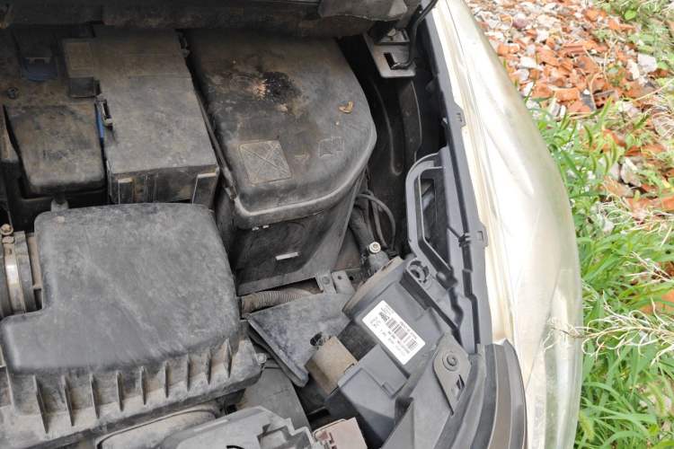Used Peugeot 3008 2013 2.0L Manual Classic Edition Engine Bay Left