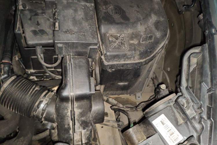 Used Peugeot 3008 2013 1.6THP Roland Garros Edition Engine Bay Left