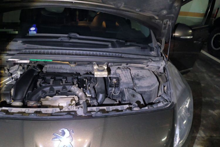 Used Peugeot 3008 2013 1.6THP Automatic Prestige Edition Engine Bay Left