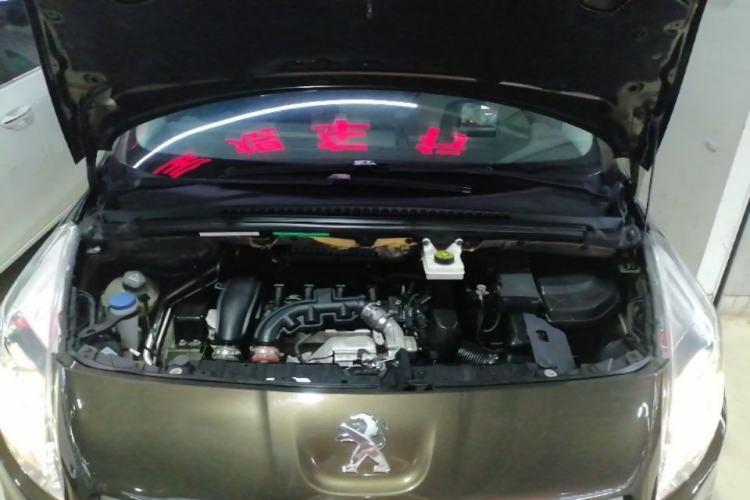 Used Peugeot 3008 2013 1.6THP Automatic Prestige Edition Engine Bay