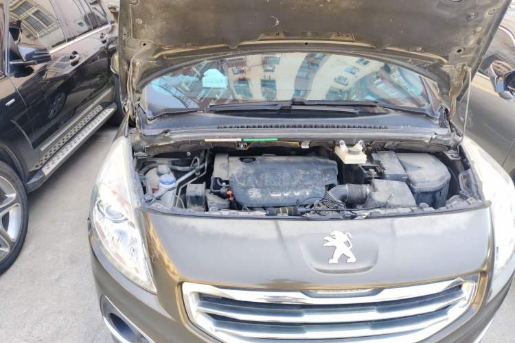 Used Peugeot 3008 2013 2.0L Automatic Trend Edition Engine Bay Right