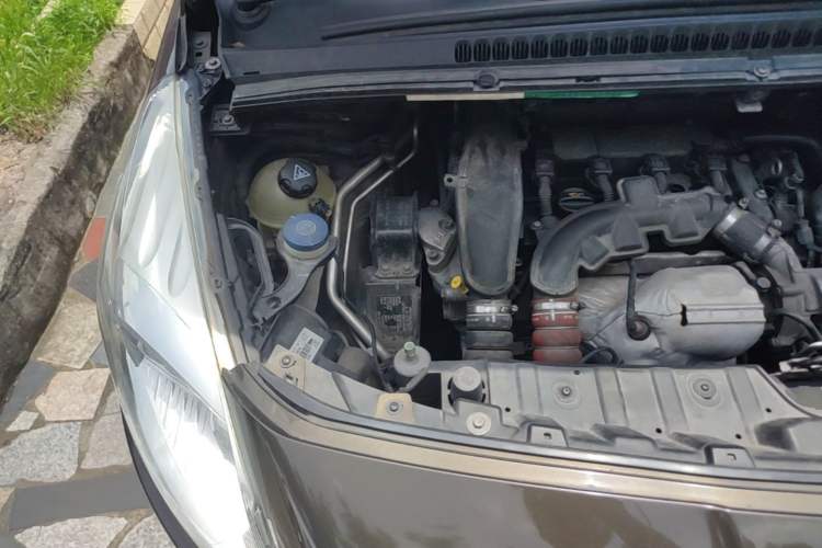 Used Peugeot 3008 2013 1.6THP Automatic Prestige Edition Engine Bay Right