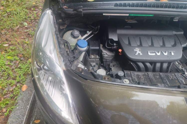 Used Peugeot 3008 2013 2.0L Automatic Trend Edition Engine Bay Right