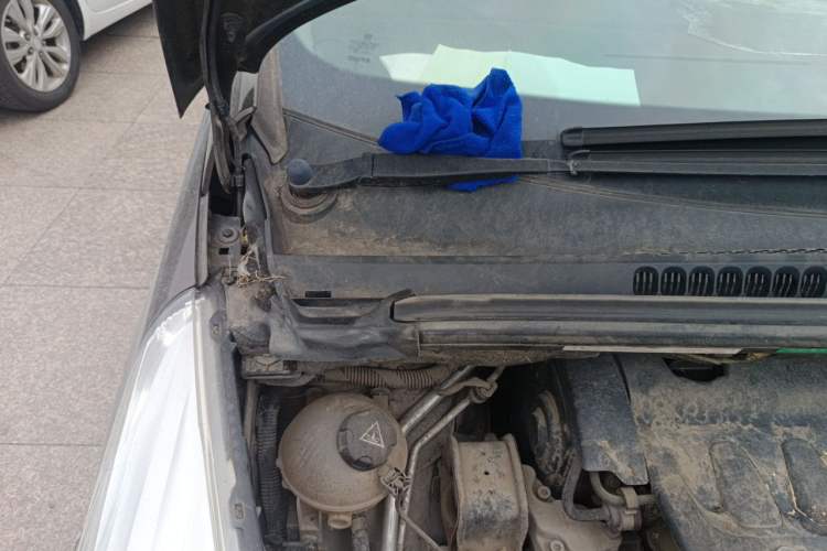Used Peugeot 3008 2013 2.0L Automatic Classic Edition Engine Bay Right