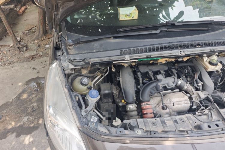 Used Peugeot 3008 2013 1.6THP Roland Garros Edition Engine Bay Right