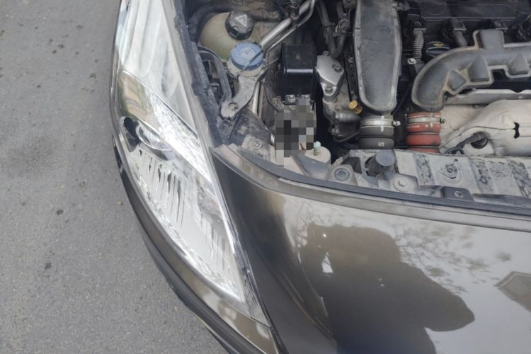 Used Peugeot 3008 2013 1.6THP Automatic Prestige Edition Engine Bay Right