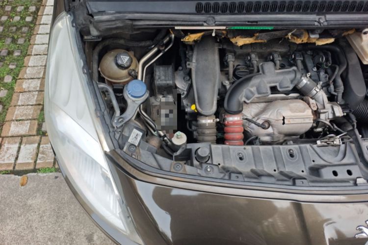 Used Peugeot 3008 2013 1.6THP Automatic Trend Edition Engine Bay Right
