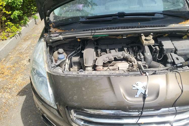 Used Peugeot 3008 2013 1.6THP Automatic Prestige Edition Engine Bay Right