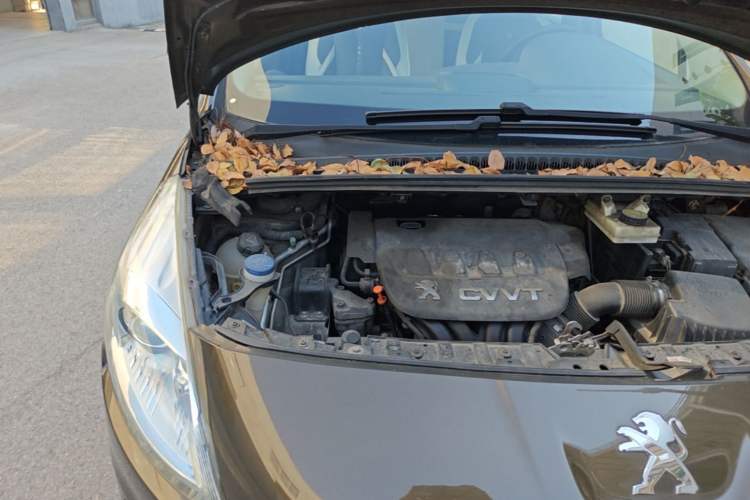 Used Peugeot 3008 2013 2.0L Manual Classic Edition Engine Bay Right