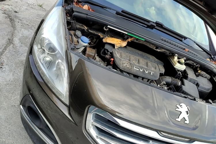 Used Peugeot 3008 2013 2.0L Automatic Trend Edition Engine Bay Right