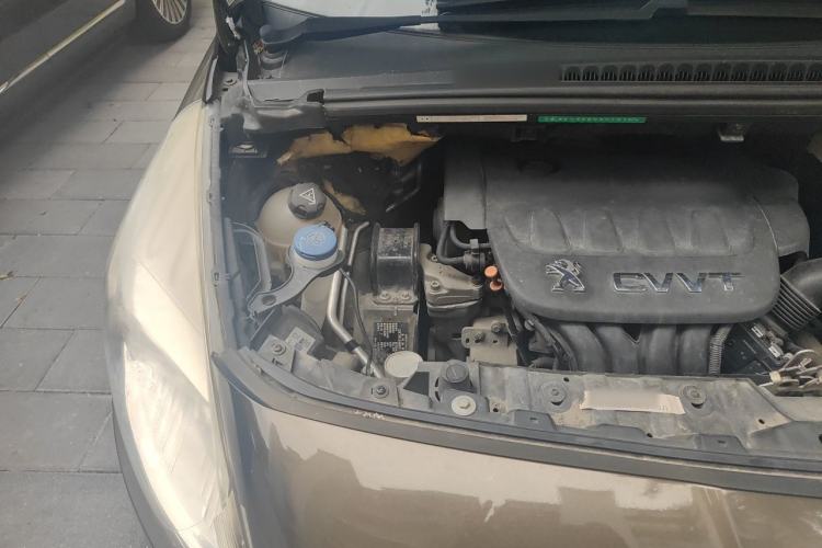Used Peugeot 3008 2013 2.0L Automatic Trend Edition Engine Bay Right