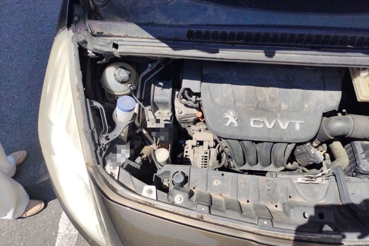 Used Peugeot 3008 2013 2.0L Automatic Trend Edition Engine Bay Right