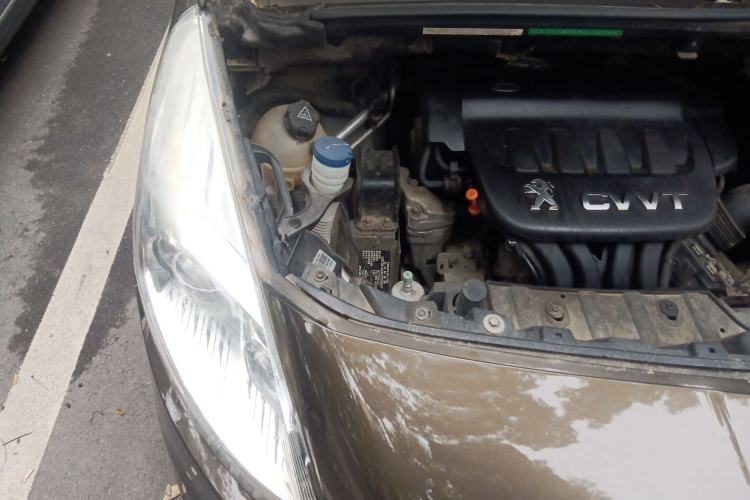 Used Peugeot 3008 2013 2.0L Automatic Trend Edition Engine Bay Right